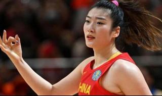 李梦入选女篮亚洲杯最佳阵容